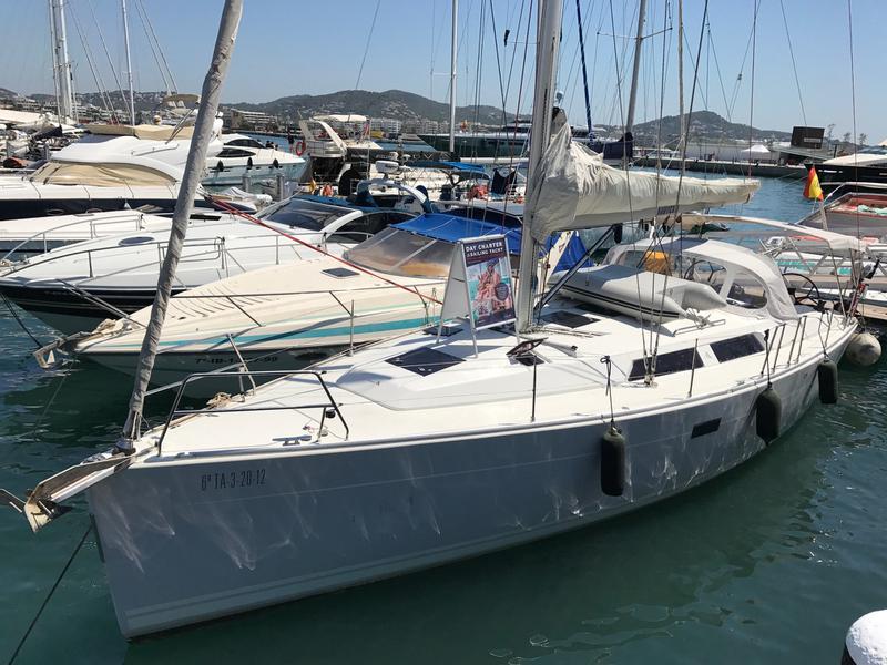 Book yachts online - sailboat - Hanse 400 - Nauticum (!!!from Monday. FREE WIFI) - rent