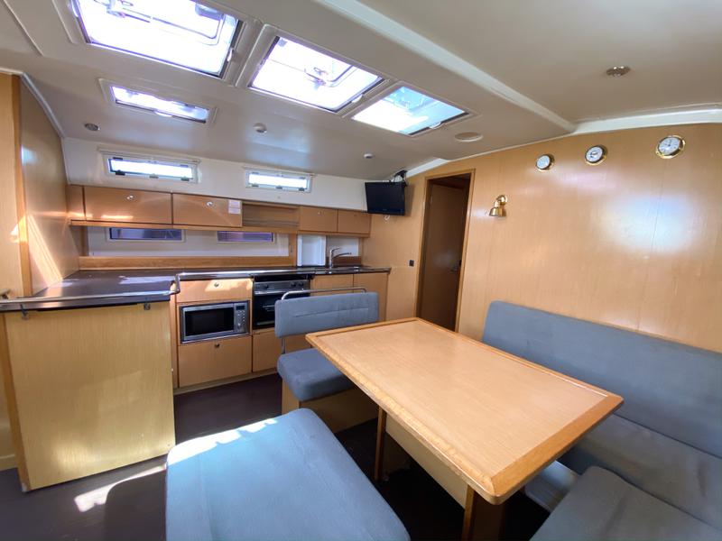 Book yachts online - sailboat - Bavaria 45 Cruiser - Ptitza (!!!from Monday. FREE WIFI) - rent