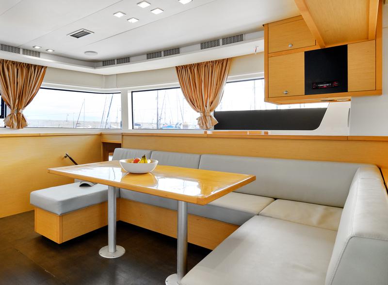 Book yachts online - catamaran - Lagoon 52F - Neptuno  - rent