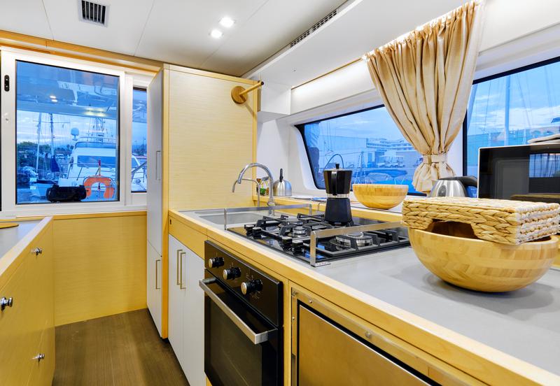 Book yachts online - catamaran - Lagoon 52F - Neptuno  - rent