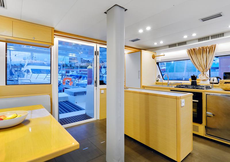 Book yachts online - catamaran - Lagoon 52F - Neptuno  - rent