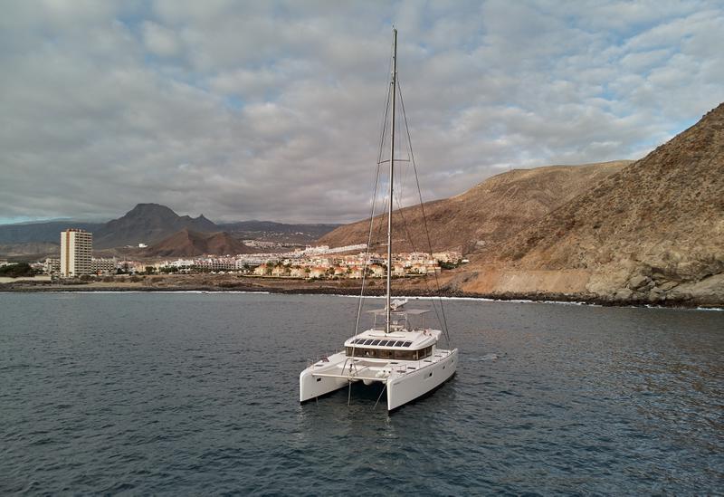 Book yachts online - catamaran - Lagoon 52F - Neptuno  - rent