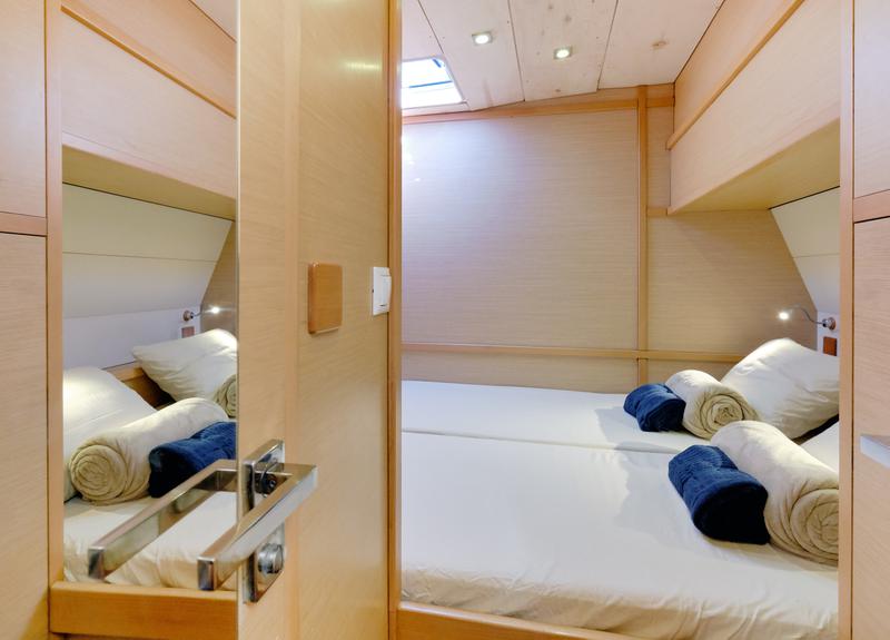 Book yachts online - catamaran - Lagoon 52F - Neptuno  - rent