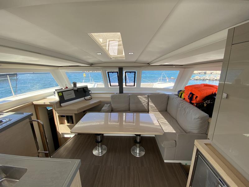 Book yachts online - catamaran - Lucia 40 - Aquila  - rent