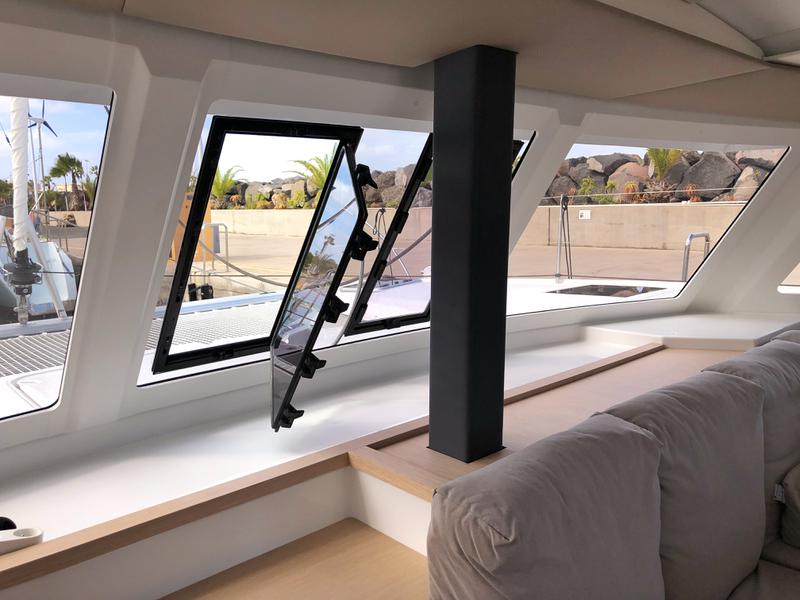 Book yachts online - catamaran - Lucia 40 - Aquila  - rent