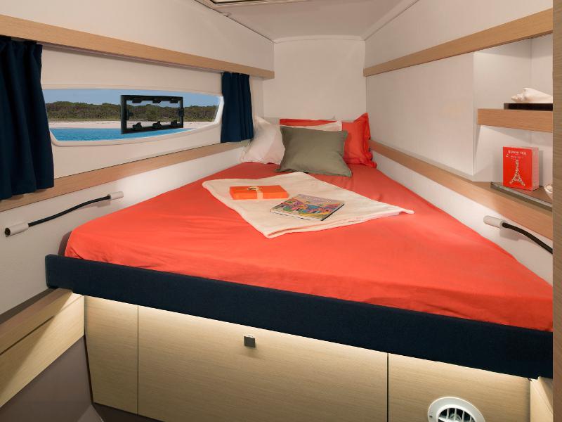 Book yachts online - catamaran - Fountaine Pajot Lucia 40 - Kit-Cat - rent