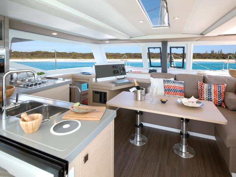 Book yachts online - catamaran - Fountaine Pajot Lucia 40 - Kit-Cat - rent