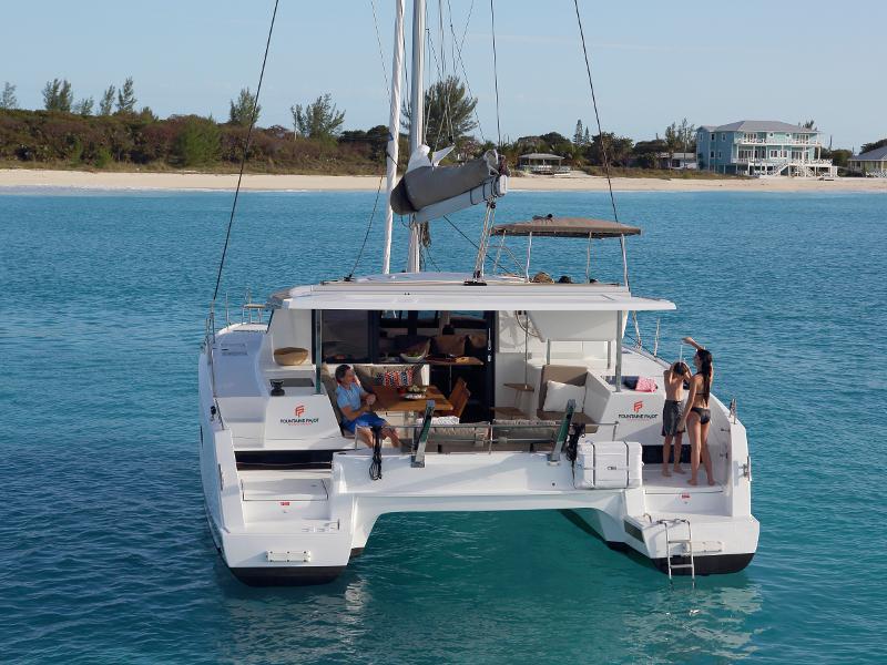 Book yachts online - catamaran - Fountaine Pajot Lucia 40 - Kit-Cat - rent
