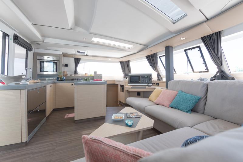 Book yachts online - catamaran - Fountaine Pajot Saona 47 - Ancora Reha - rent