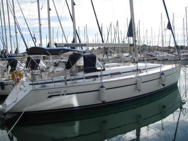 Book yachts online - sailboat - Bavaria 36 - Diana - rent