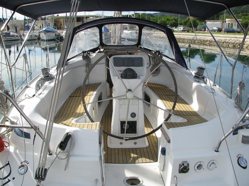 Book yachts online - sailboat - Bavaria 36 - Diana - rent