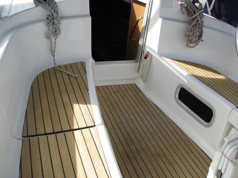 Book yachts online - sailboat - Bavaria 36 - Diana - rent