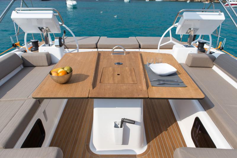 Book yachts online - sailboat - Dufour 56 Exclusive - INVICTUS - rent