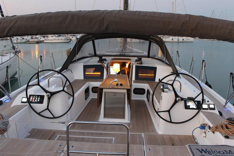 Book yachts online - sailboat - Dufour 56 Exclusive - INVICTUS - rent