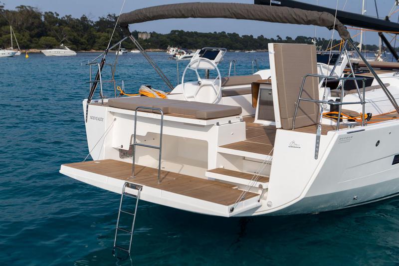 Book yachts online - sailboat - Dufour 56 Exclusive - INVICTUS - rent