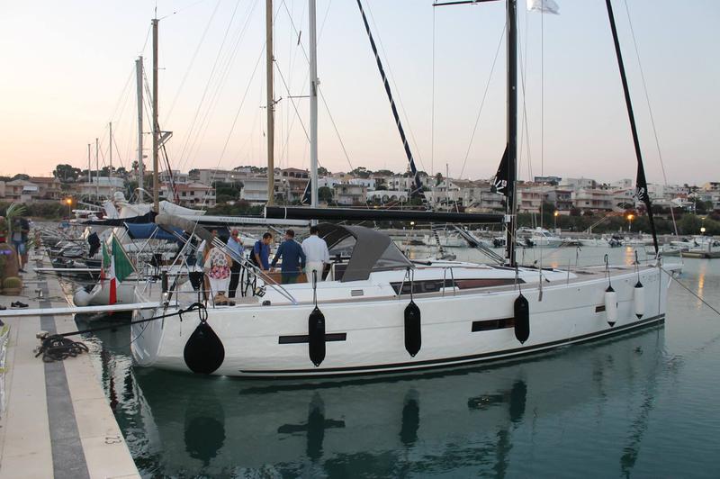 Book yachts online - sailboat - Dufour 56 Exclusive - INVICTUS - rent