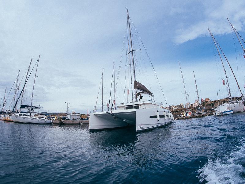 Book yachts online - catamaran - Bali 4.5 - Advocat - rent