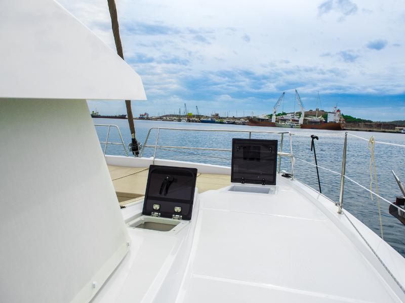 Book yachts online - catamaran - Bali 4.5 - Butterfly - rent