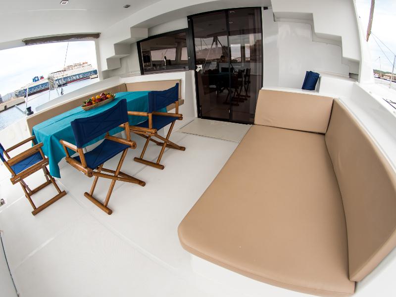 Book yachts online - catamaran - Bali 4.5 - Butterfly - rent