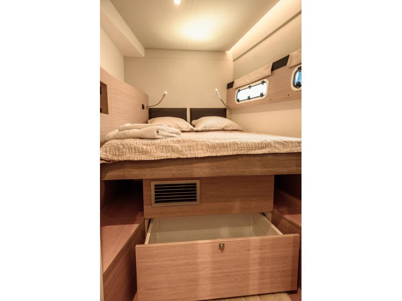 Book yachts online - catamaran - Bali 4.5 - Butterfly - rent