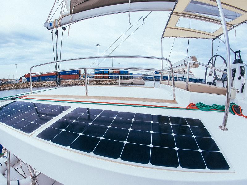 Book yachts online - catamaran - Bali 4.5 - Butterfly - rent