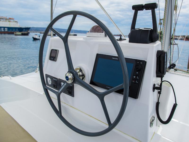 Book yachts online - catamaran - Bali 4.5 - Butterfly - rent