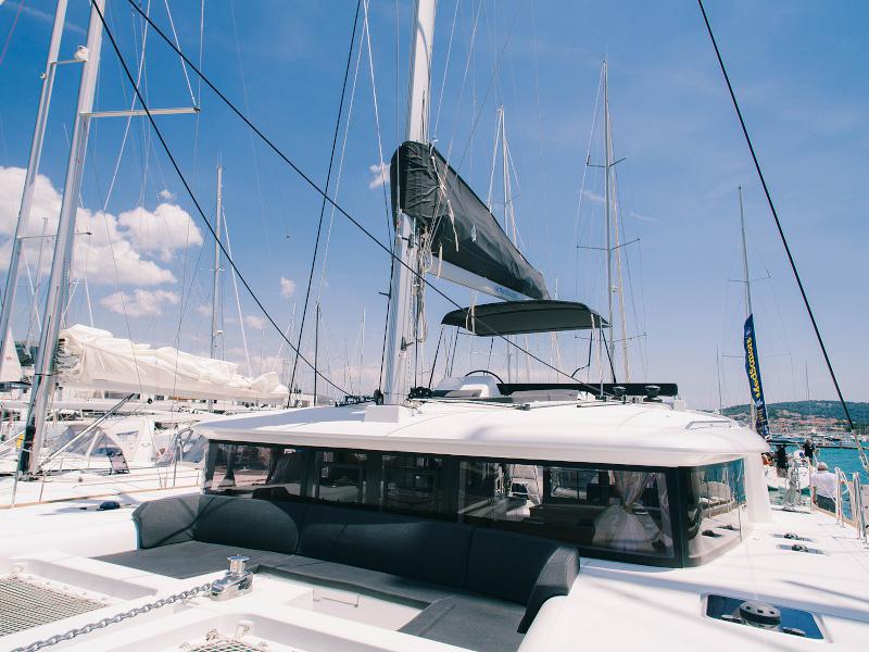 Book yachts online - catamaran - Lagoon 450  Flybridge - Rakhel - rent