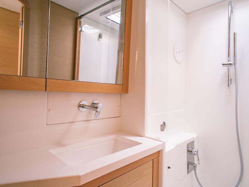 Book yachts online - catamaran - Lagoon 450  Flybridge - Rakhel - rent