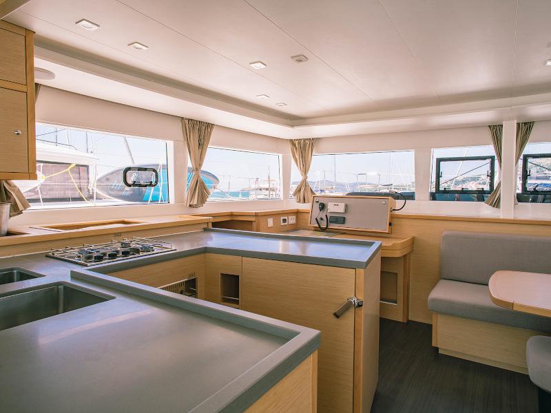 Book yachts online - catamaran - Lagoon 450  Flybridge - Rakhel - rent