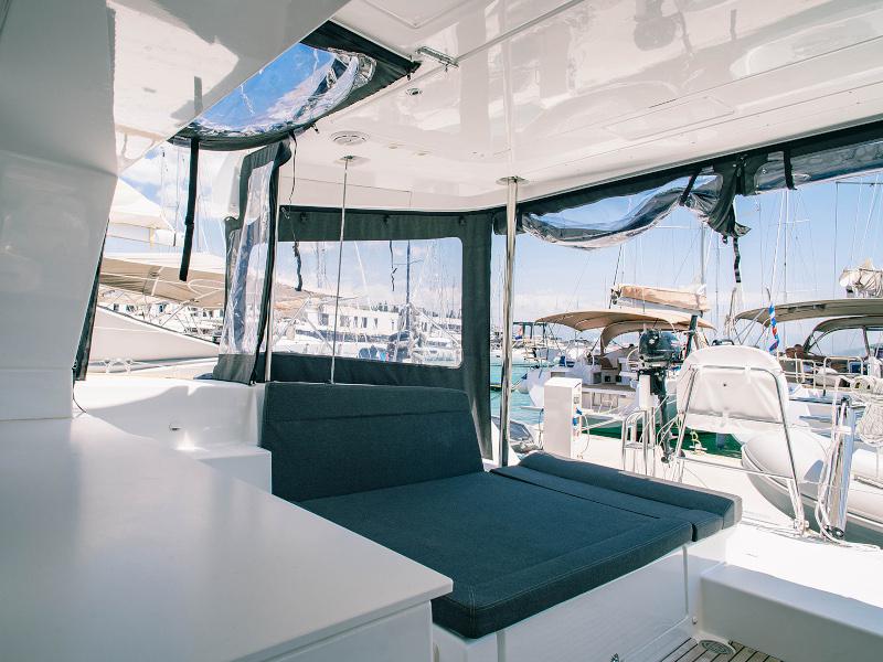 Book yachts online - catamaran - Lagoon 450  Flybridge - Rakhel - rent