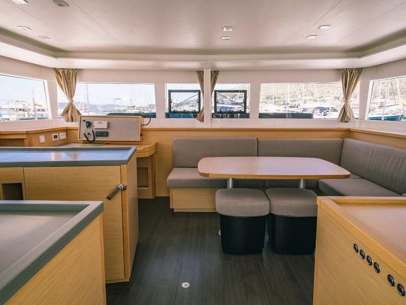 Book yachts online - catamaran - Lagoon 450  Flybridge - Rakhel - rent