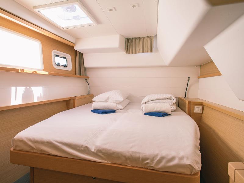 Book yachts online - catamaran - Lagoon 450  Flybridge - Rakhel - rent