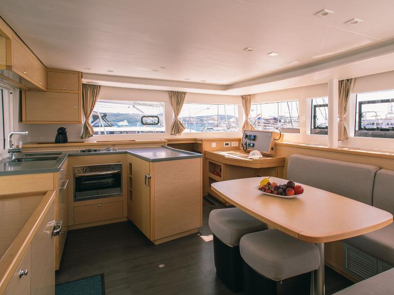 Book yachts online - catamaran - Lagoon 450  Flybridge - Rakhel - rent