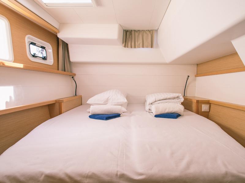 Book yachts online - catamaran - Lagoon 450  Flybridge - Rakhel - rent