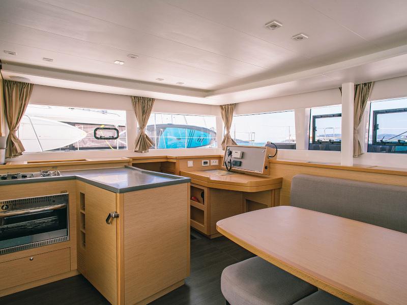 Book yachts online - catamaran - Lagoon 450  Flybridge - Rakhel - rent