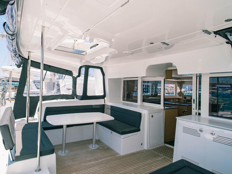 Book yachts online - catamaran - Lagoon 450  Flybridge - Rakhel - rent
