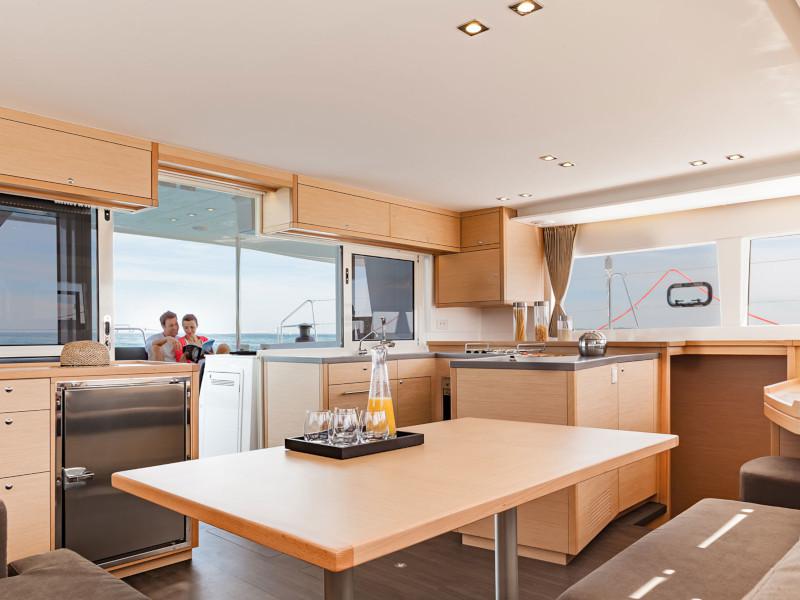 Book yachts online - catamaran - Lagoon 450  Flybridge - Shiva - rent