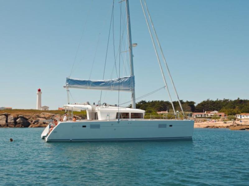 Book yachts online - catamaran - Lagoon 450  Flybridge - Shiva - rent