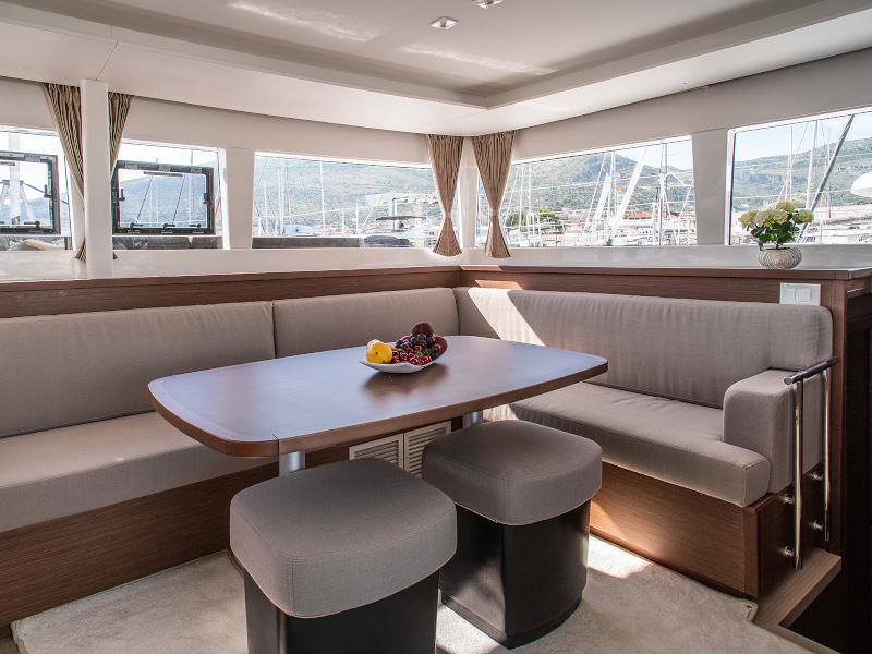 Book yachts online - catamaran - Lagoon 450 Sport - Hanna I. - rent