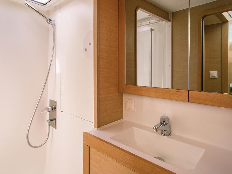 Book yachts online - catamaran - Lagoon 39 - Monique - rent