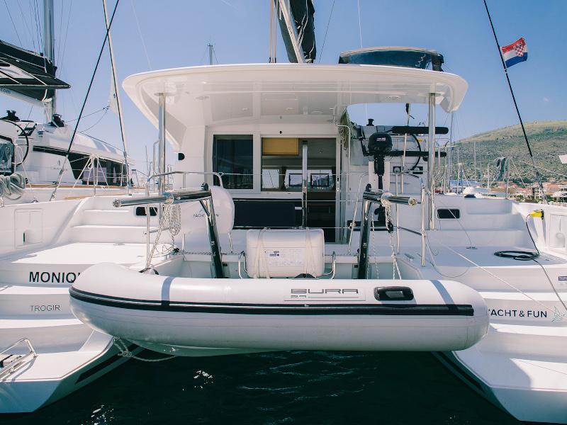 Book yachts online - catamaran - Lagoon 39 - Monique - rent