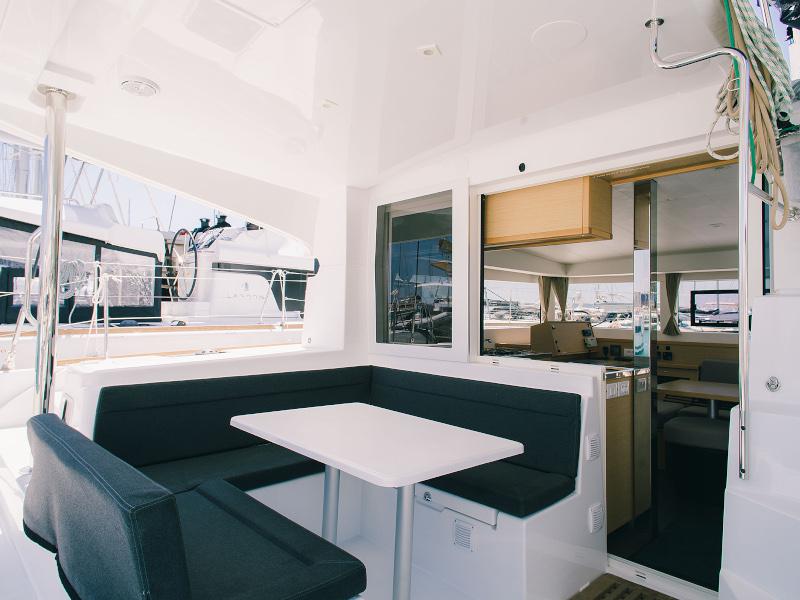 Book yachts online - catamaran - Lagoon 39 - Monique - rent