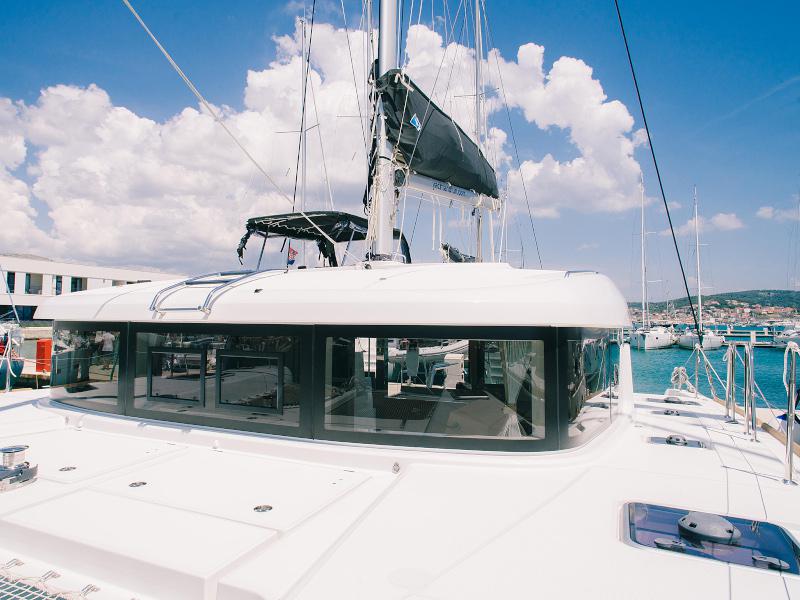 Book yachts online - catamaran - Lagoon 39 - Monique - rent