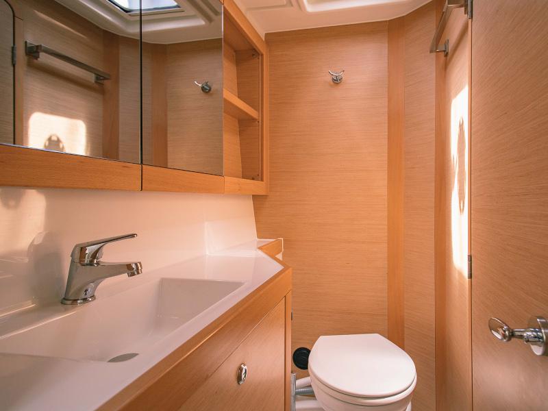 Book yachts online - catamaran - Lagoon 39 - Monique - rent