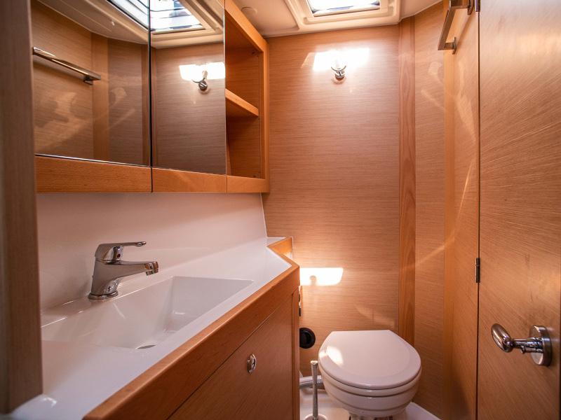 Book yachts online - catamaran - Lagoon 39 - Monique - rent