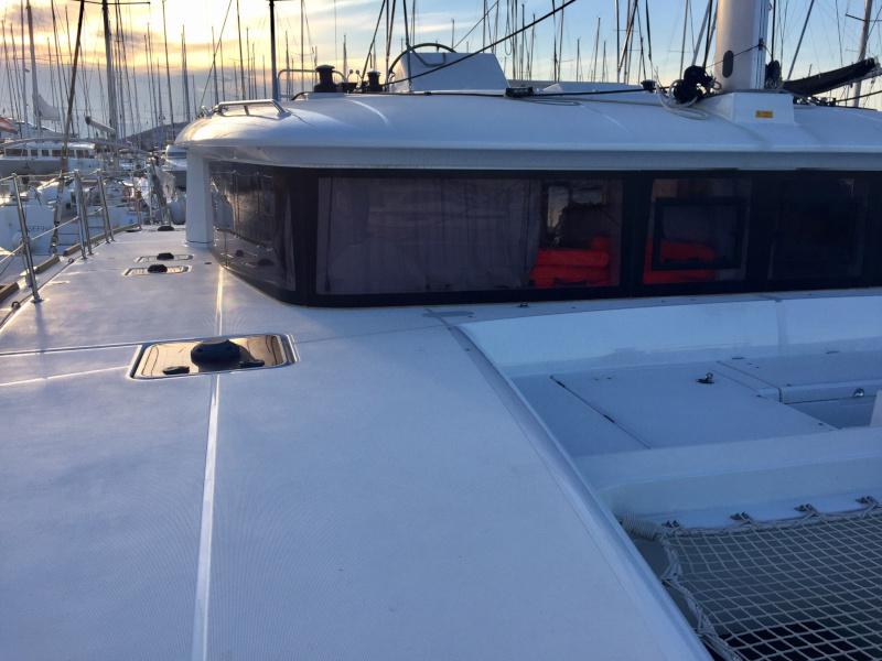 Book yachts online - catamaran - Lagoon 450  Flybridge - Diva - rent