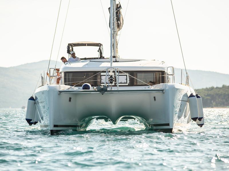 Book yachts online - catamaran - Lagoon 39 - Daniela - rent