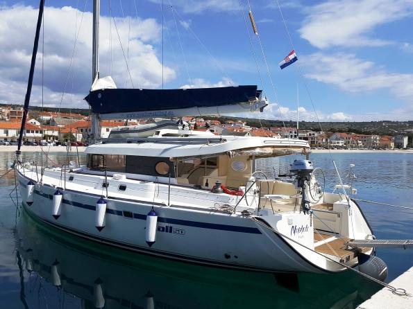 Book yachts online - sailboat - Dufour Atoll 6 - The Big One - rent