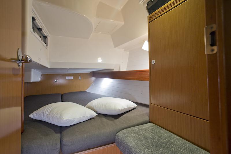 Book yachts online - sailboat - Bavaria 36 Cruiser - Mystic - rent