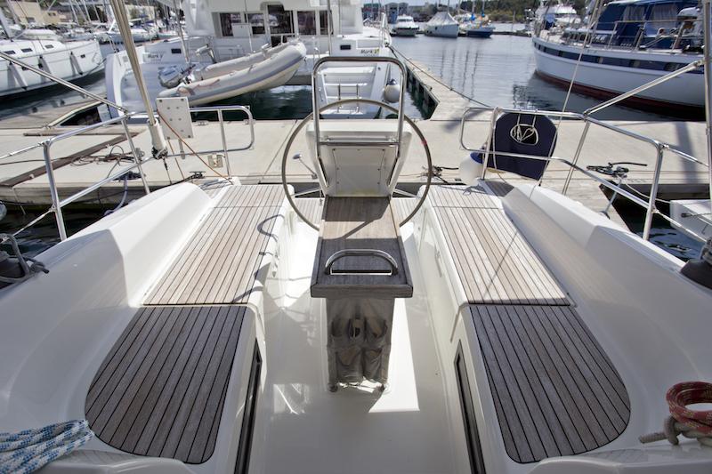 Book yachts online - sailboat - Bavaria 36 Cruiser - Mystic - rent